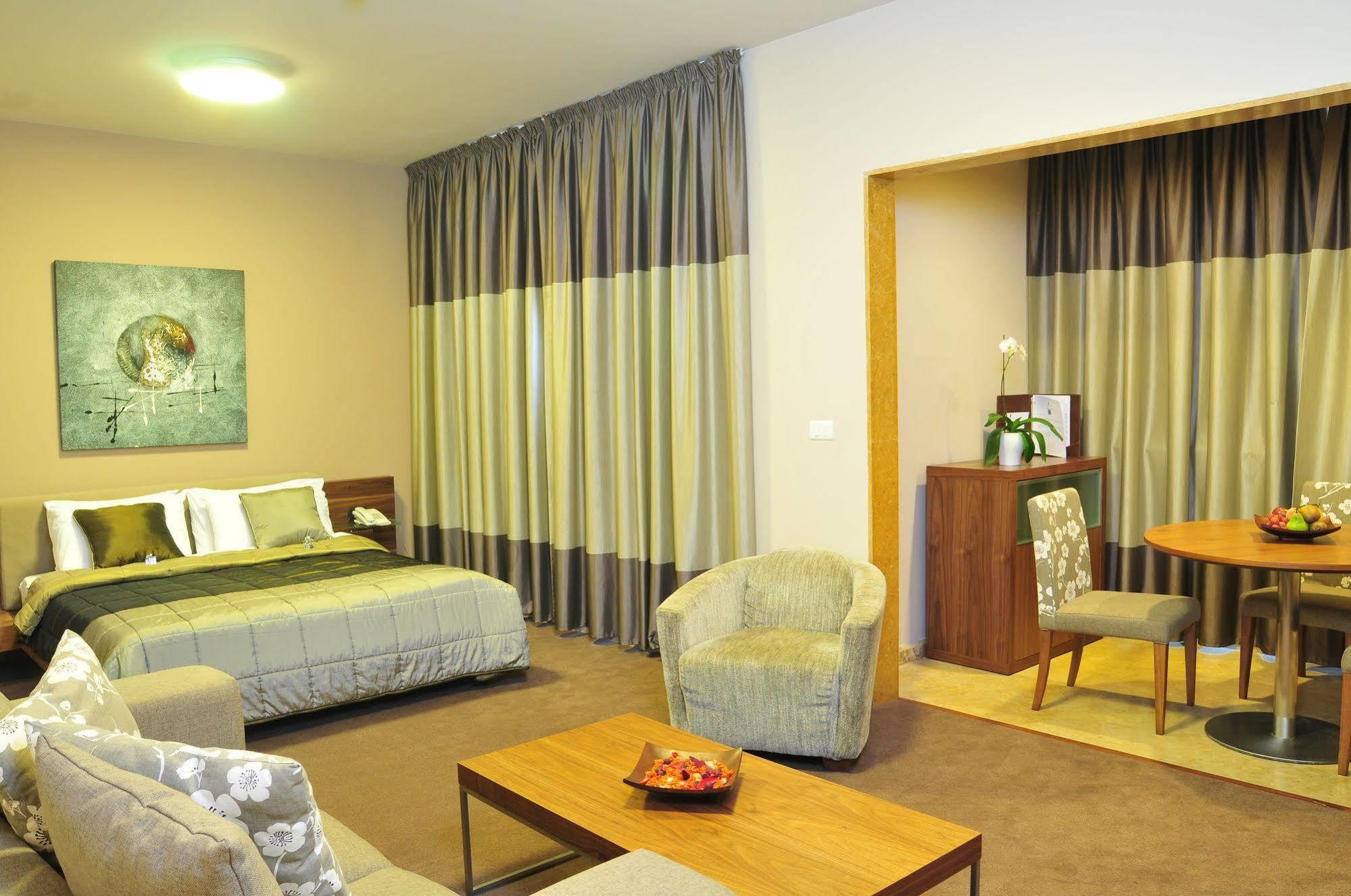 City Suite Hotel Beirut Exteriör bild